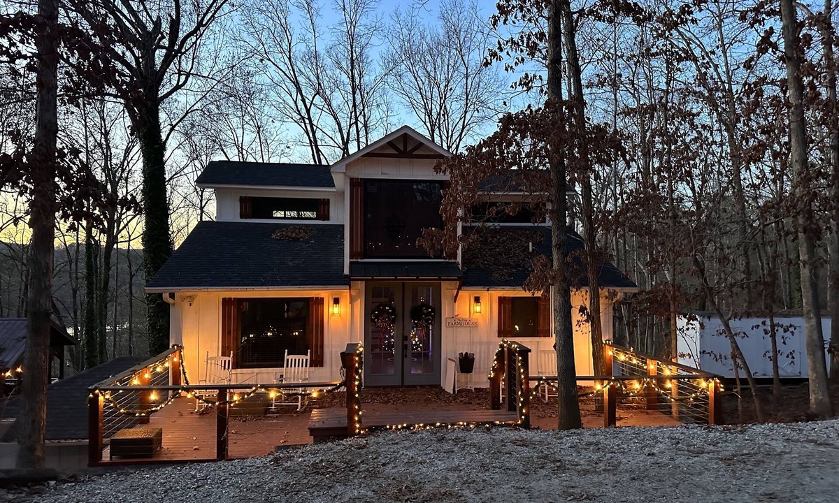 Greenville House | Converted barn with incredible deck and view. Pet friendly.