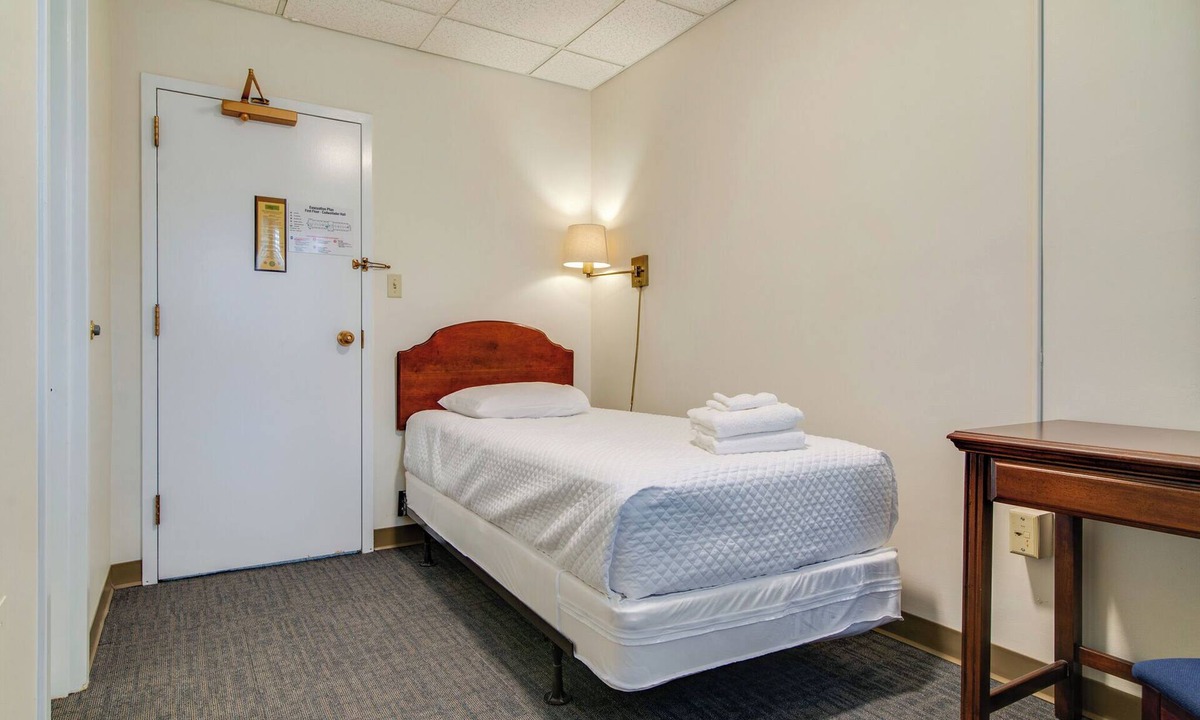 Music Row Apartment | Converted Dorm in Heart of Music Row!