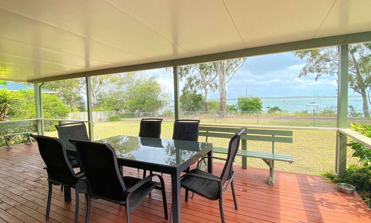 Burrum Heads House | Conway - Burrum Heads- Riverfront - 3BR- Aircon-Pets Welcome