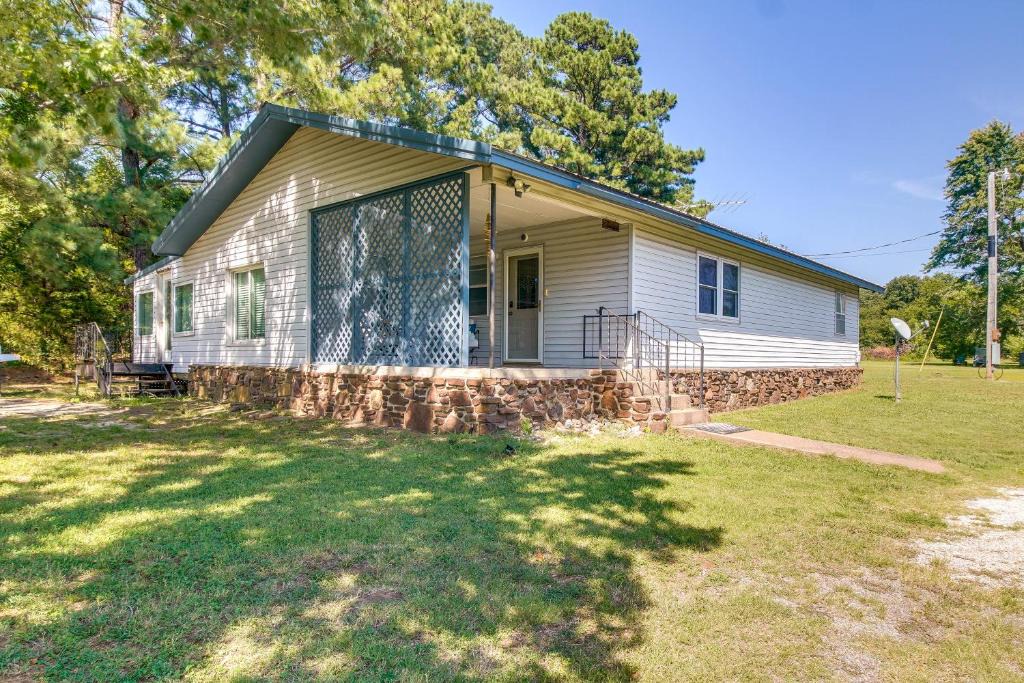 Cookson House | Cookson Vacation Rental w/Spacious Yard & Porch!