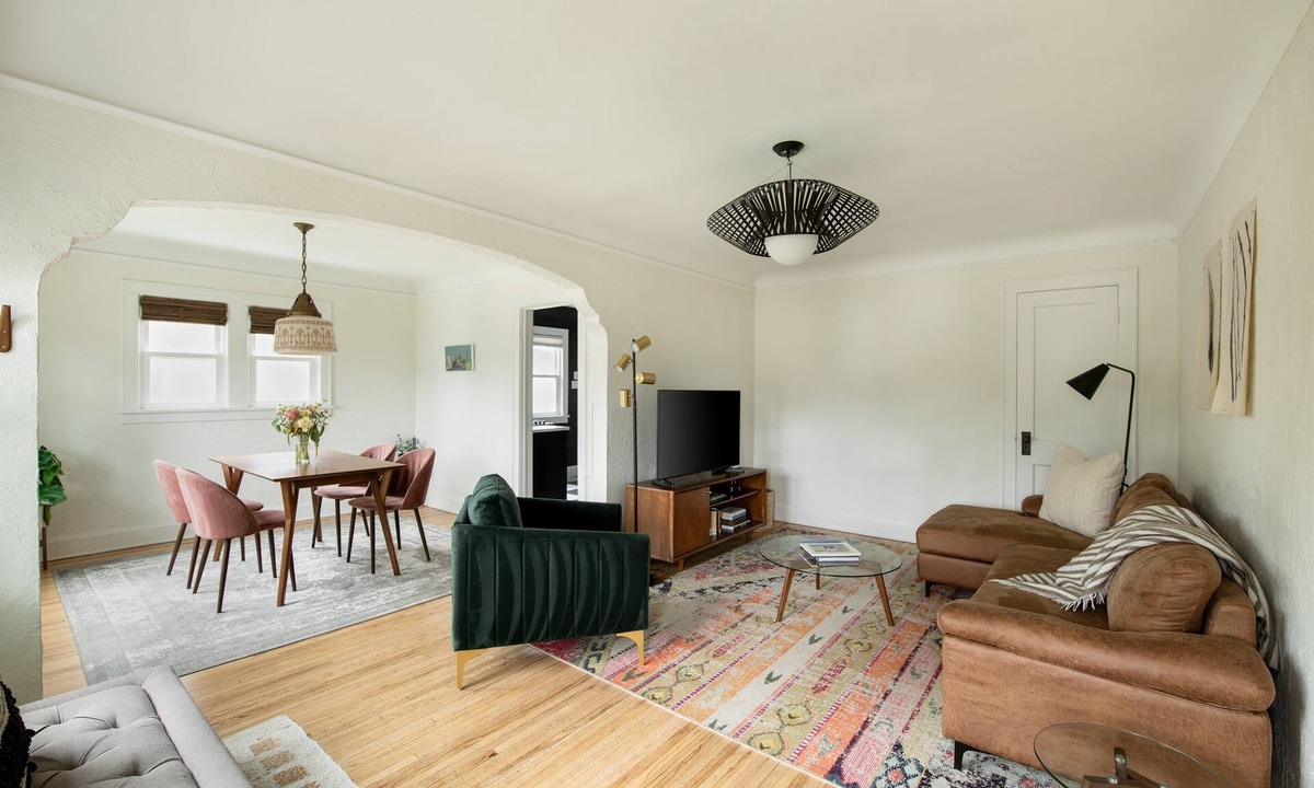 Union Park Cottage | Cool, Quiet, and Comfortable Cottage Near Mac
