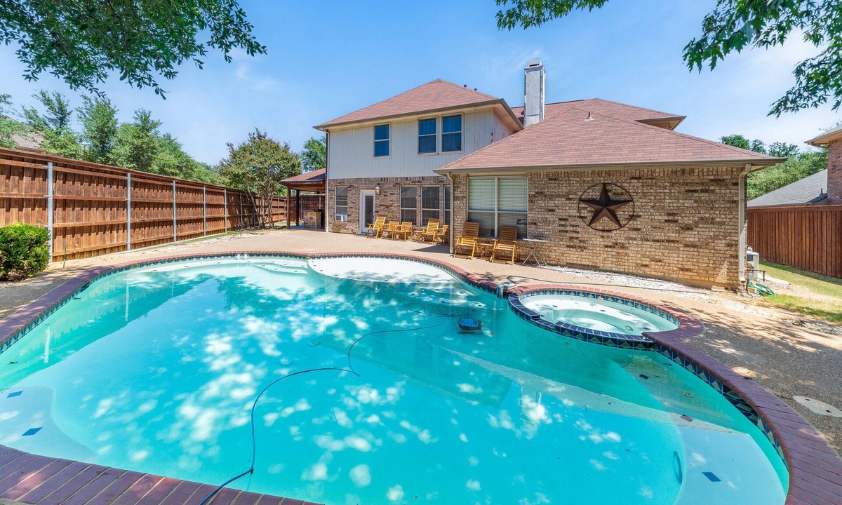 Highland Village House | Cool, unique, and spaciousl home with pool, not just another one!nnn