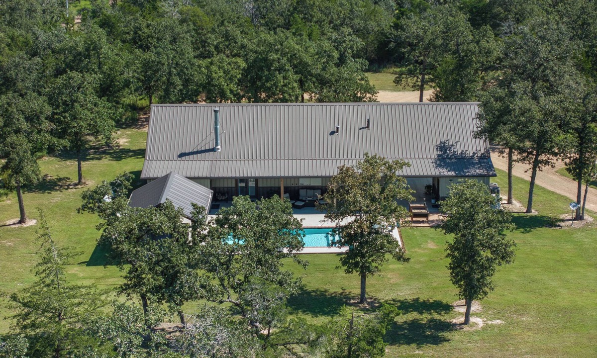 Fayetteville House | Coolhouz 6 miles form Round Top. Tx