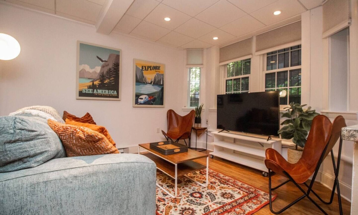 Coolidge Corner South Side Apartment | Coolidge Cor 1B Near Coolidge Corner & MBTA Acces