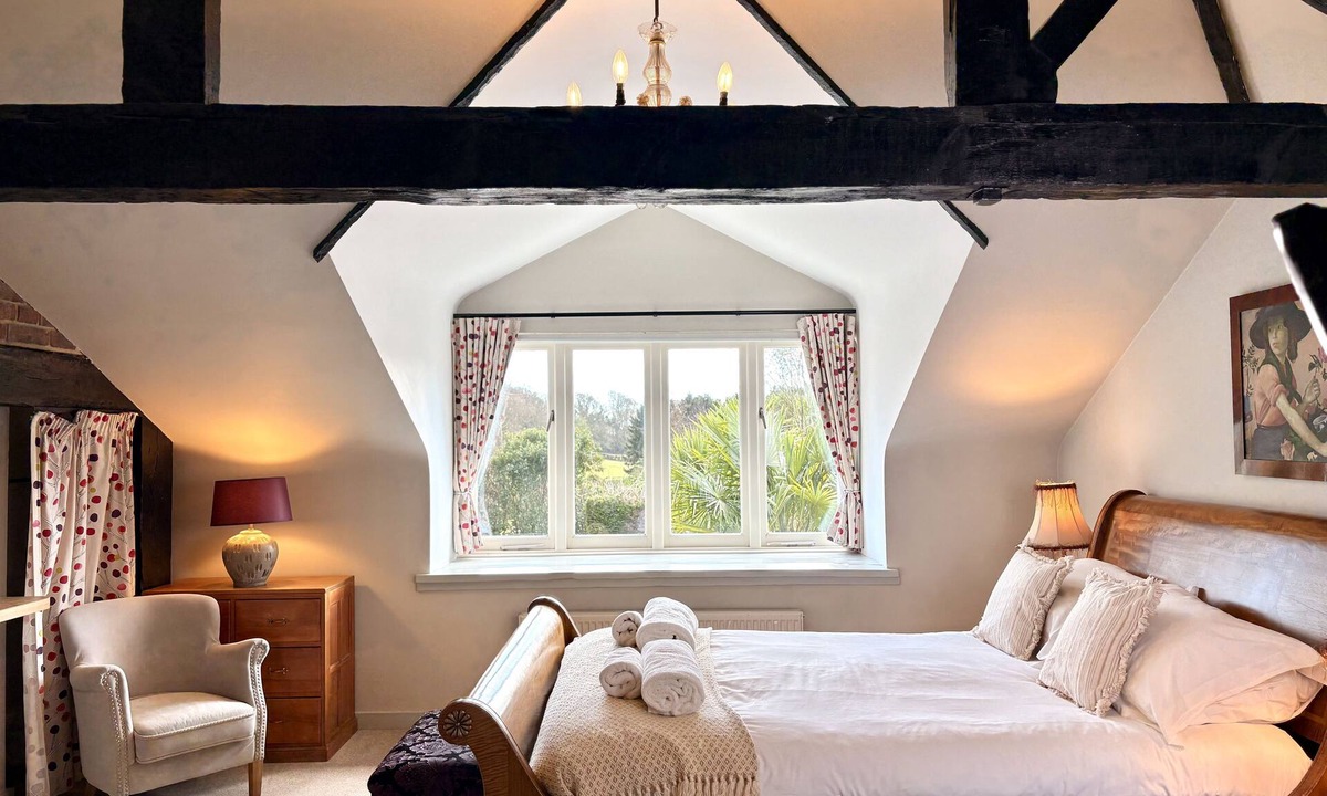 Higher Bockhampton Cottage | Coomb Barton - Rustic Elegance with Hot Tub