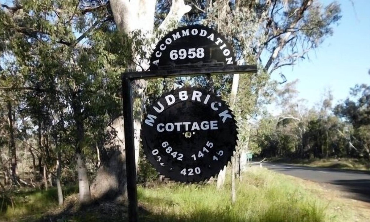 Ulamambri Cottage | Coona Mudbrick Cottage