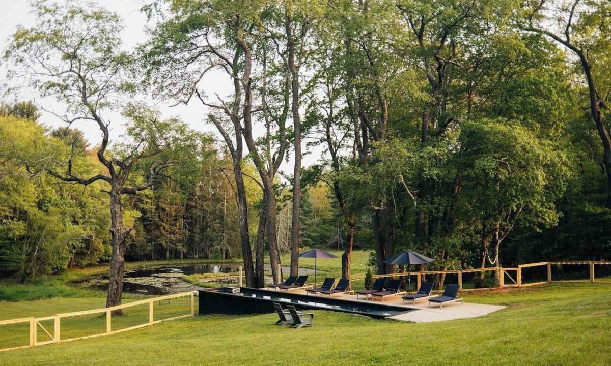 Jeffersonville Hotel | Coop 003 Summary: Thi