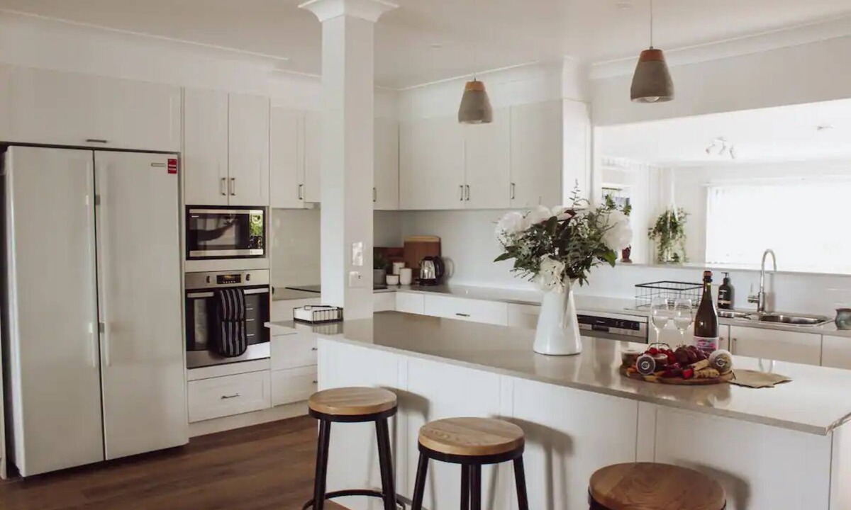 Cessnock House | Cooper Street close to everything !n