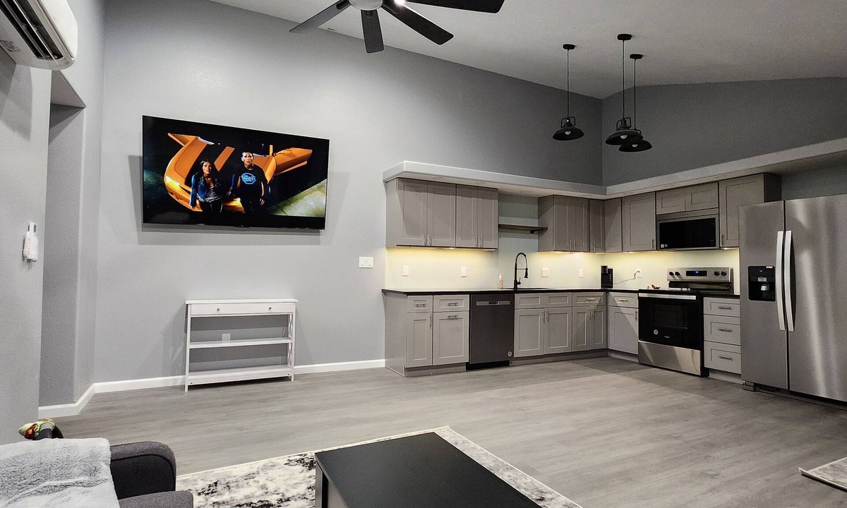 Scottsbluff Apartment | Coopers tall Tavern, cozy comfortable and relaxing Atmospher.