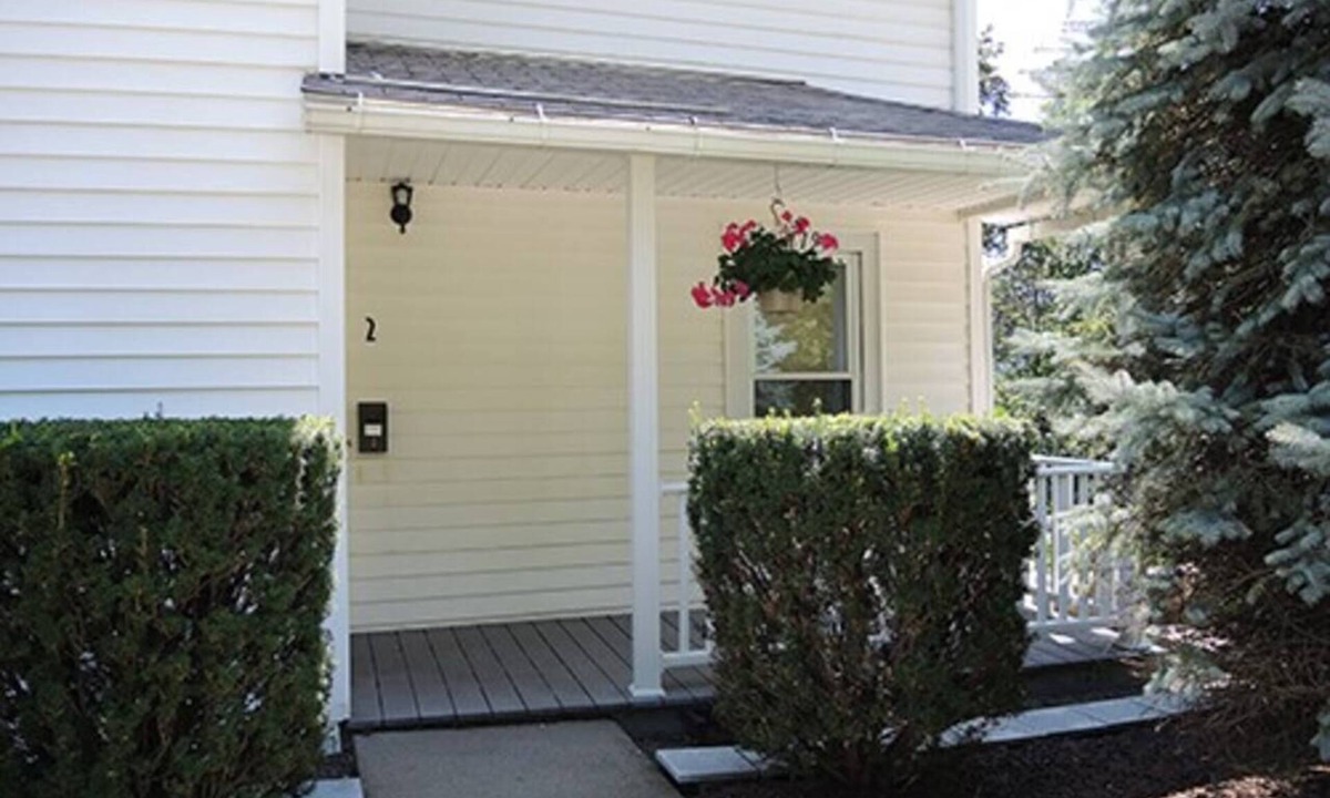 Oneonta Apartment | Cooperstown Baseball Rentals - 2nd Baseman