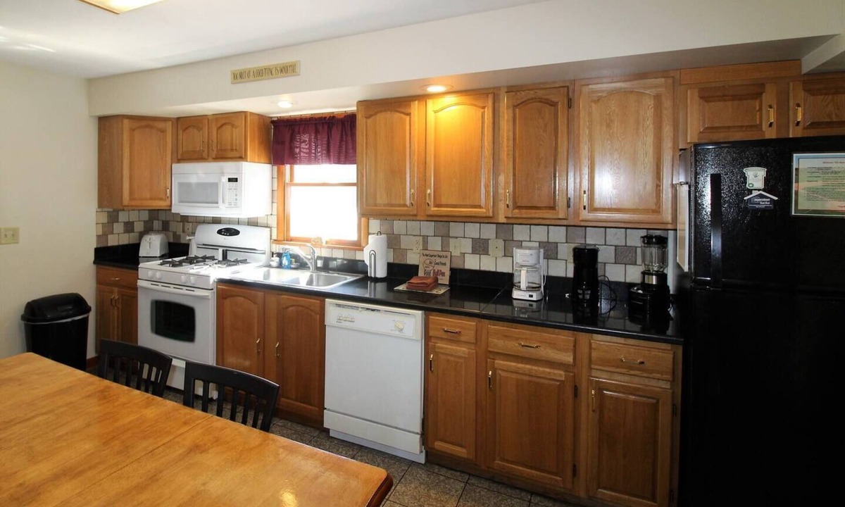 Oneonta Apartment | Cooperstown Baseball Rentals - Elm-Double Play #2