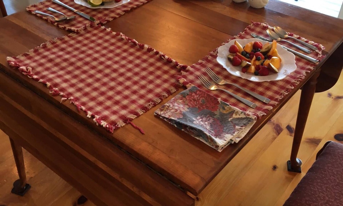 Richfield Springs Bed & Breakfast | Cooperstown's Chateau du Lac master suite