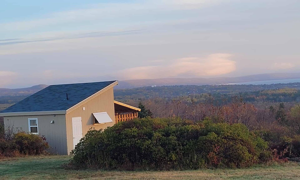 Digby County Cabin | Copper's Cabin - Tiny house - -Minutes to amenities but feels like miles away!