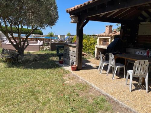 Montagnac-Montpezat Bed & Breakfast | Coquelicot