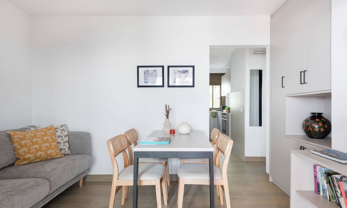 Torrelles de Llobregat Apartment | Coquette apartment 50 meters from the beach