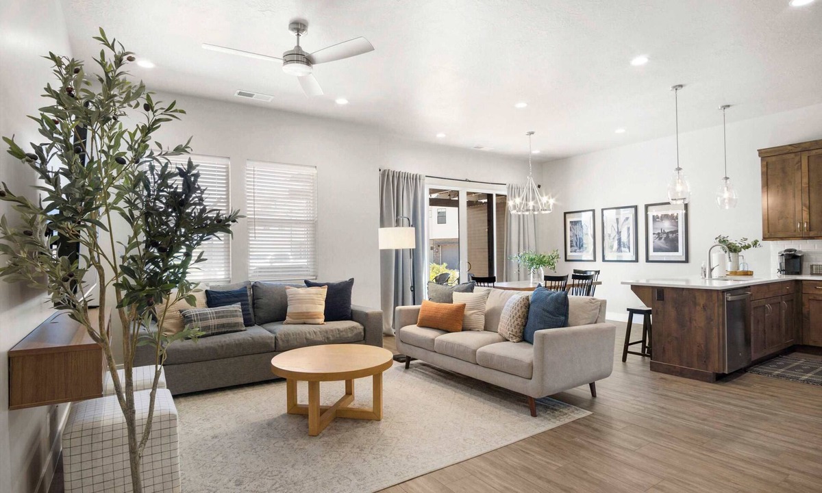 Santa Clara House | Coral Paradise | Community Pool