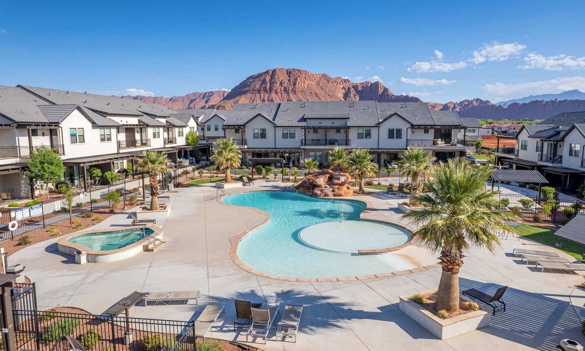 Santa Clara House | Coral Paradise Community Pool