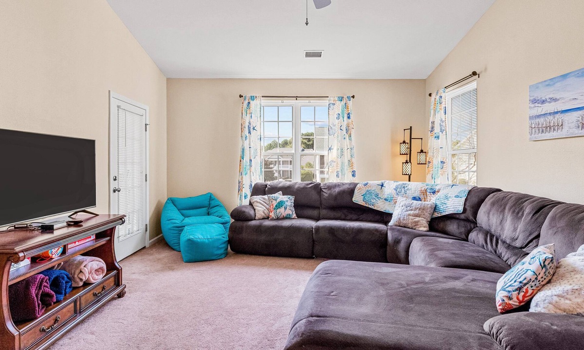 Sunset Beach Condo | Coral Reef Retreat: Dog Friendly w/Water Views
