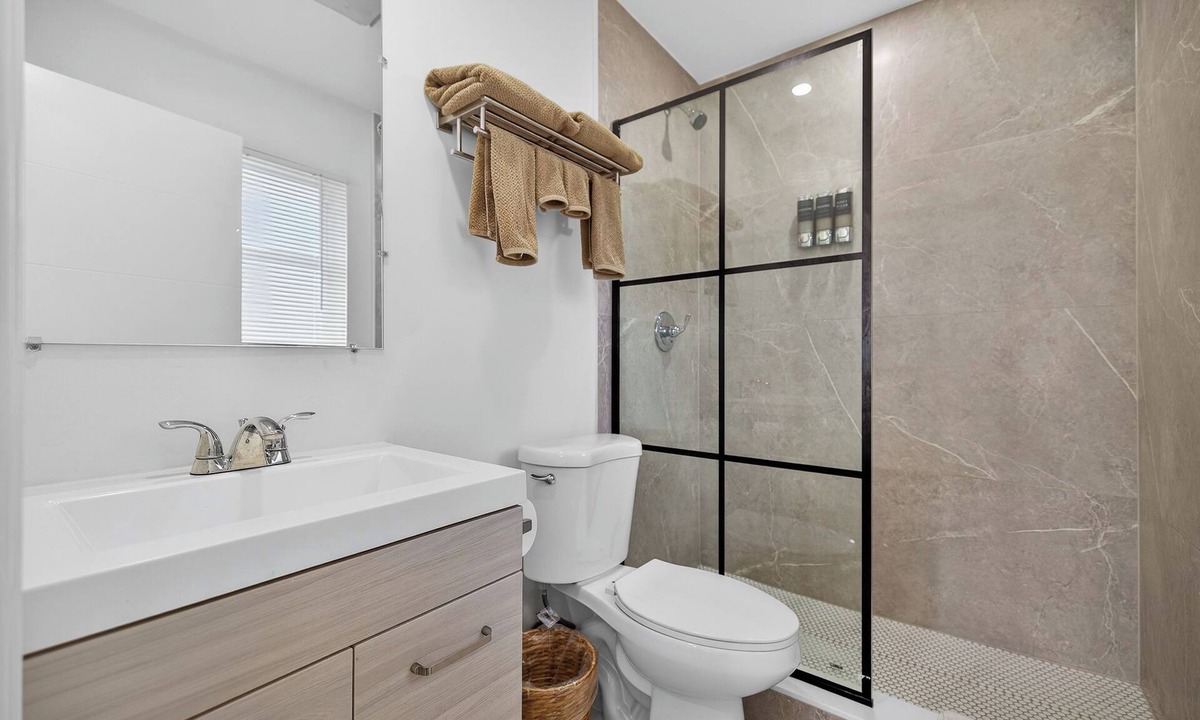 Coral Ridge Apartment | Coral Ridge Suites #1 - Heated Pool, Beach Gear