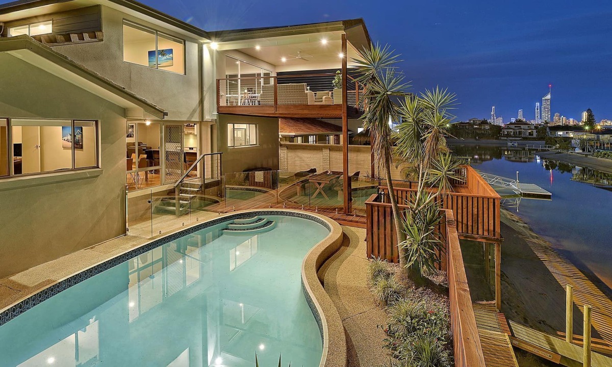 Broadbeach Waters House | Coral Waterfront, Broadbeach