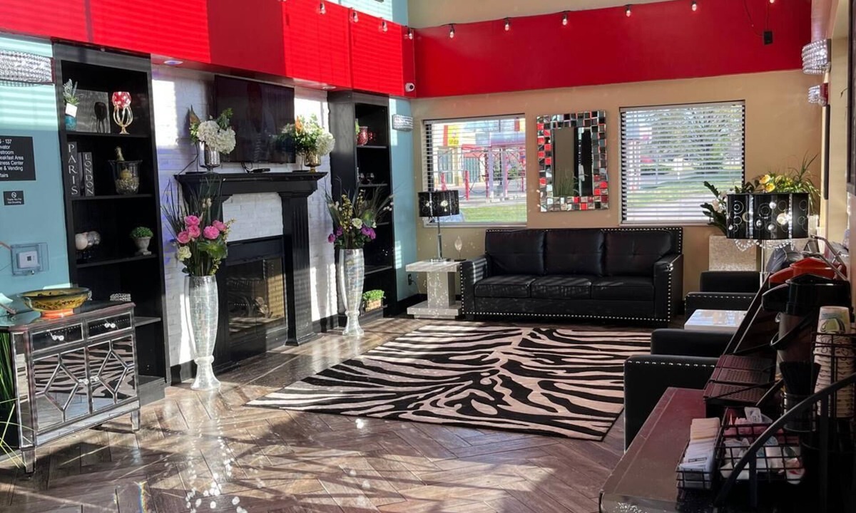 Greenwich Hotel | Coratel Inn and Suites by Jasper Wichita North