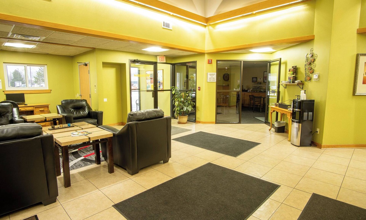 River Falls Hotel | Coratel Inn & Suites By Jasper River Falls