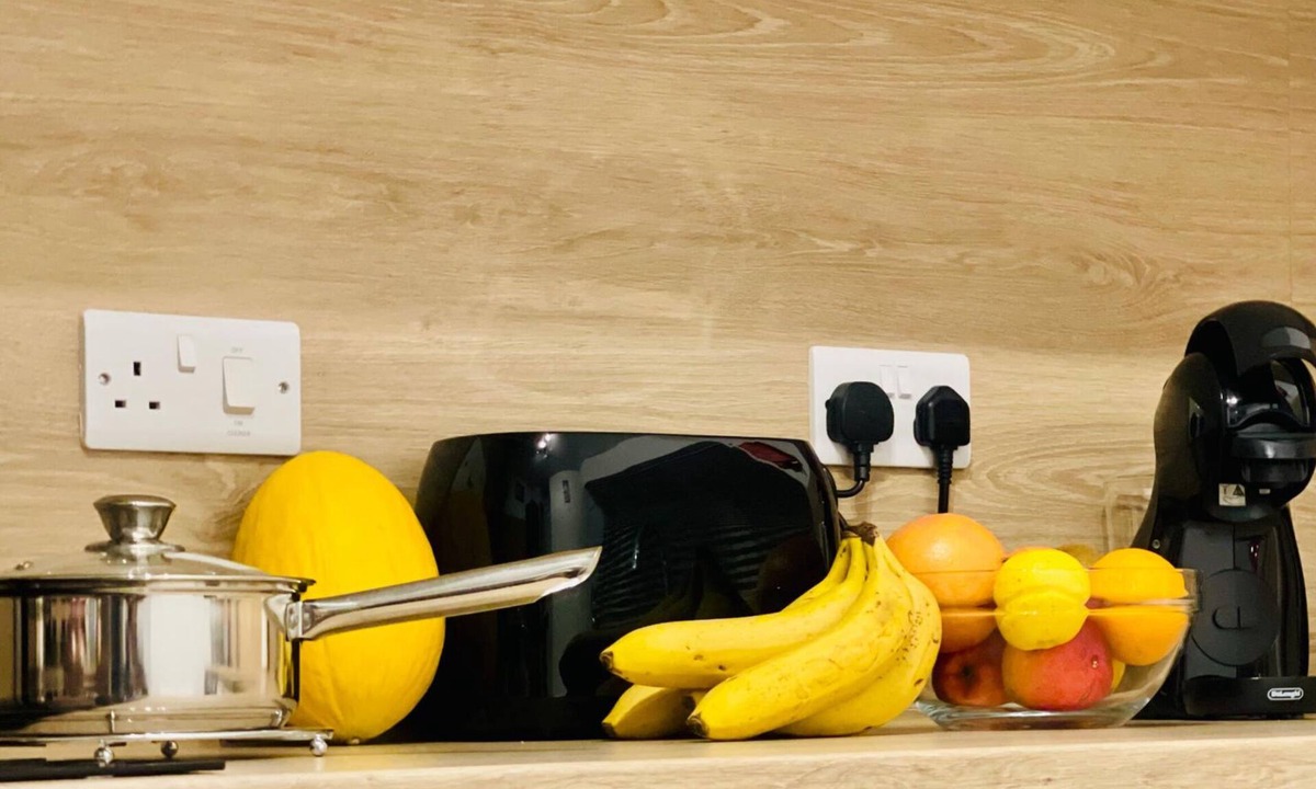 Corby Apartment | Corby- Split Level Apartment with 3 Bedrooms