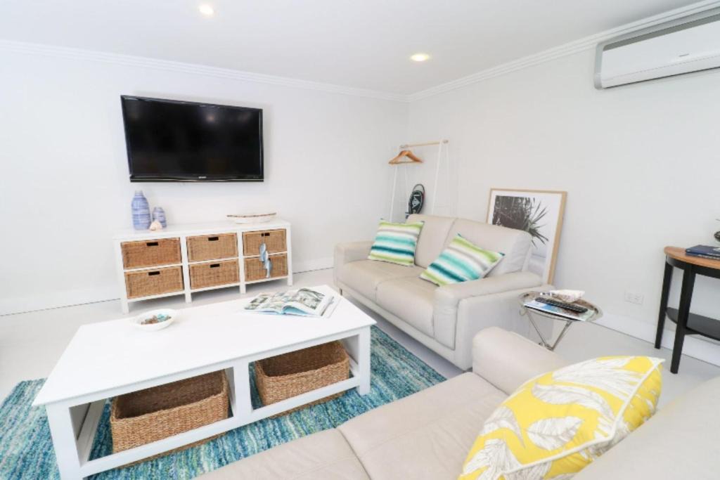 Cams Wharf Apartment | Corella Studio Apartment