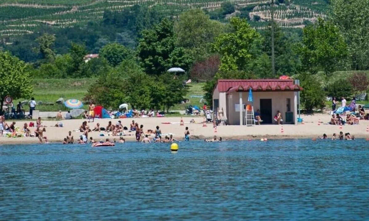 Condrieu Ski Chalet | Cornas (4) - Wam Park