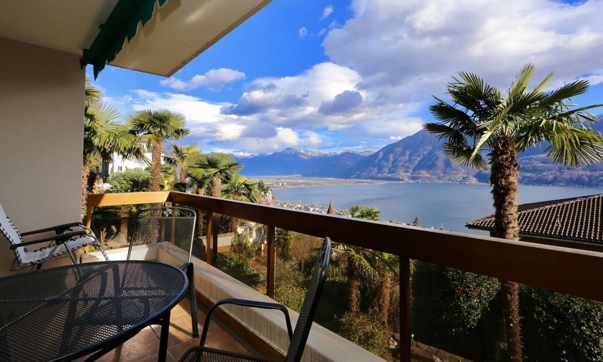 Orselina Apartment | Corner apartment on the 1st floor for 1-3 persons.