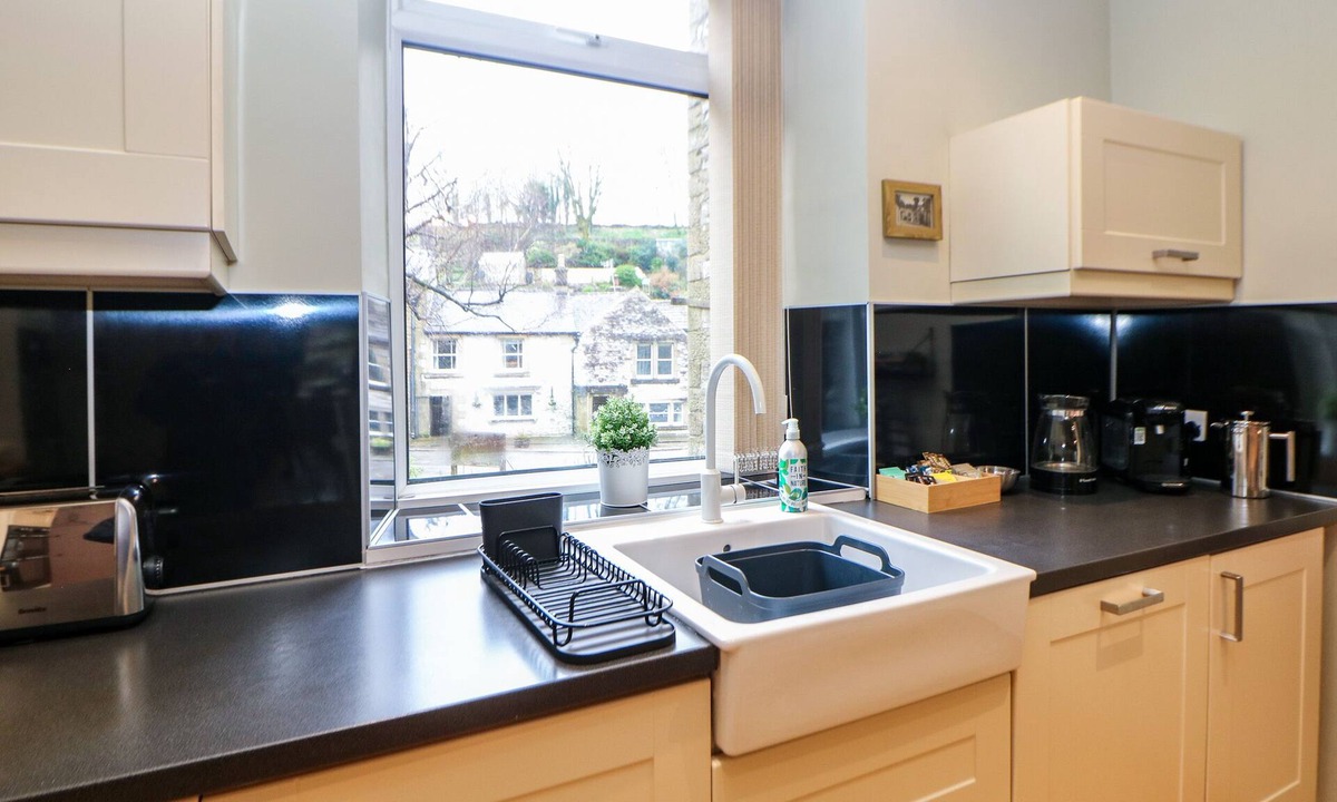 Tideswell Cottage | Corner Cottage