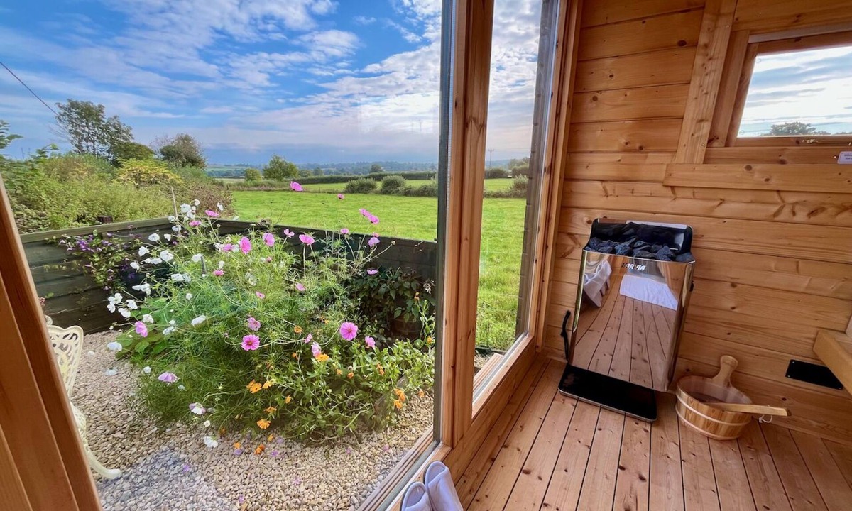 Cricket Malherbie Bed & Breakfast | Corner House