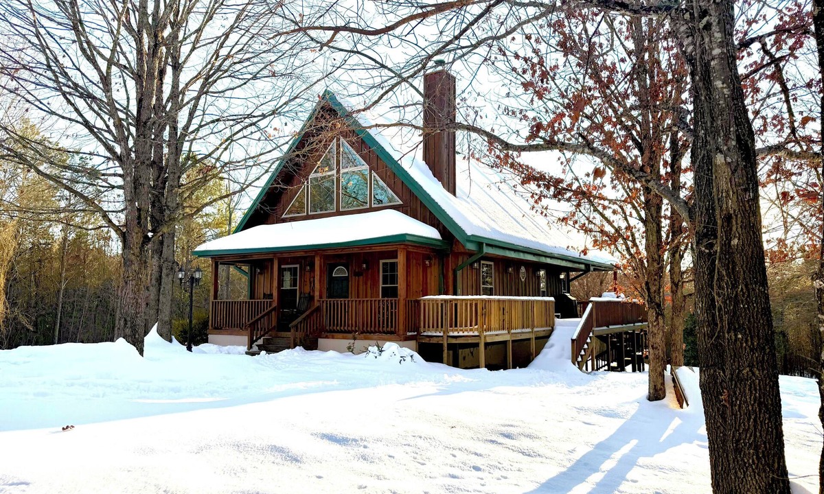 Hatfield House | Cornerstone Mountain Retreat