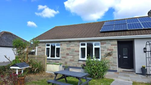 Goonhavern House | Cornerways, Nr Perranporth