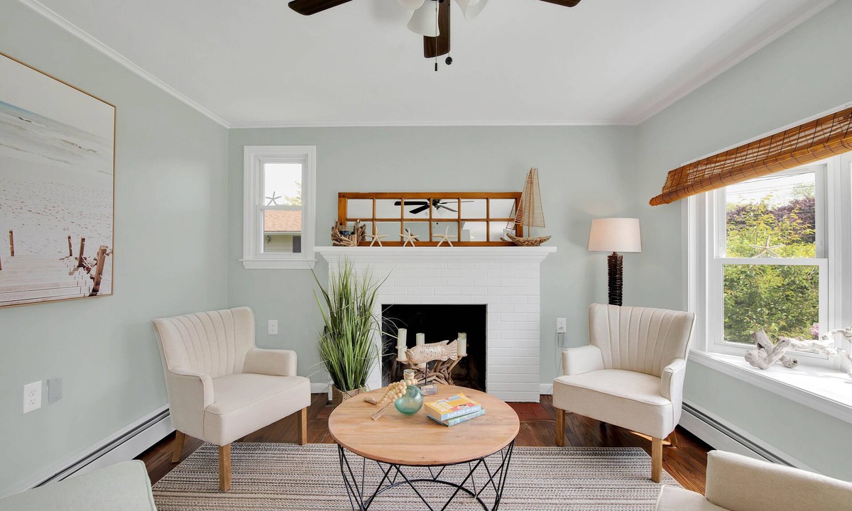 Old Saybrook House | Cornfield Point Beach. Family Friendly. Beach Getaway. SHORE BEATS WORK!