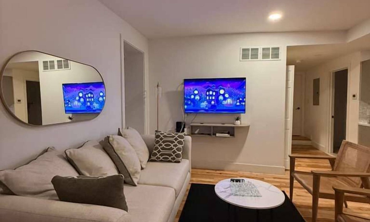 Corn Hill House | Cornhill1BED,Cozy,WiFi EquipKitchen TV+HighFalls.