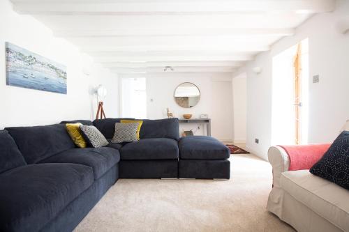 Helford Passage House | Cornish Cottage - Sleeps 8/9