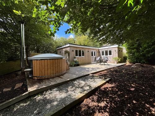 Lanner House | Cornish wooden cabin & wood fired hot tub