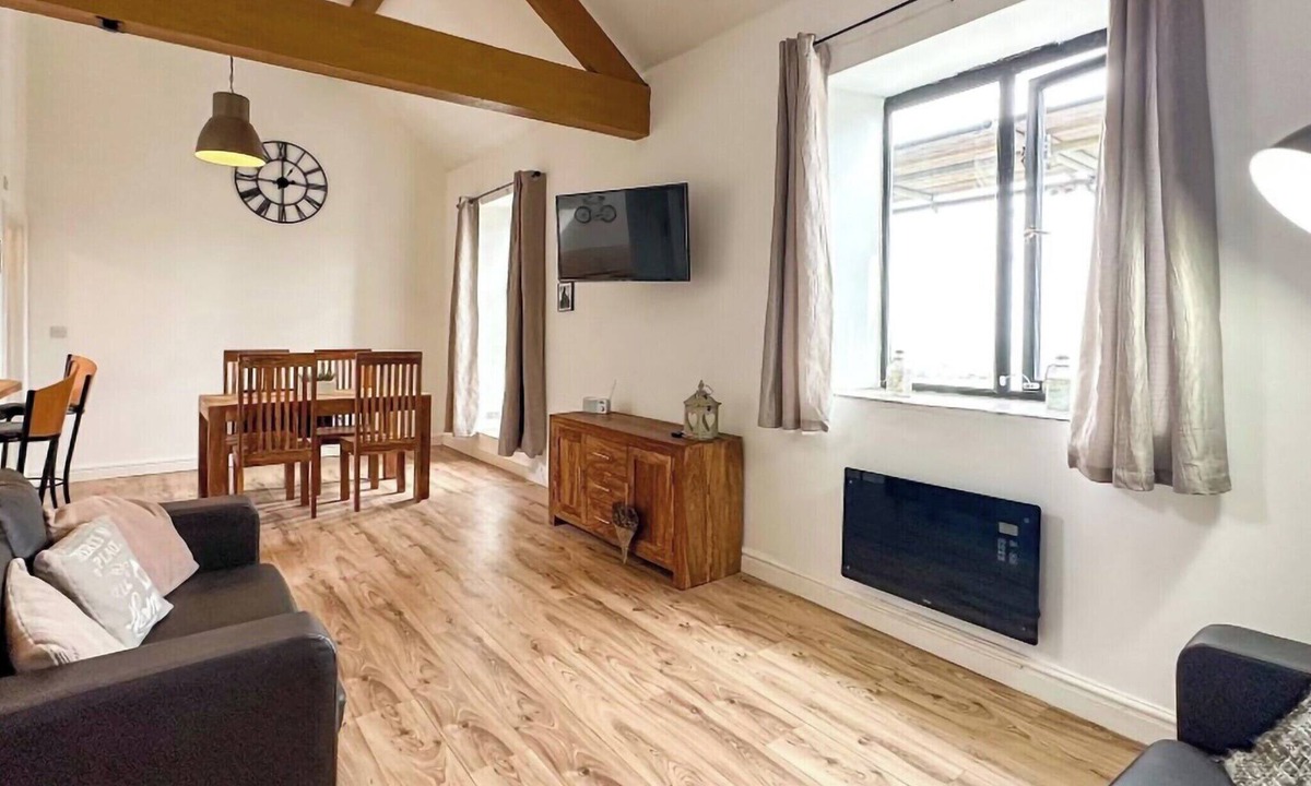 Mow Cop Cottage | Coronation Mill Apartment