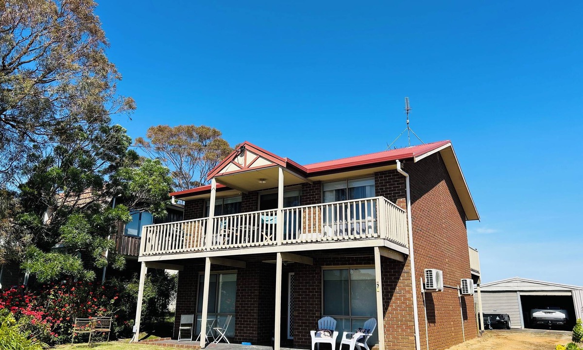 Coronet Bay House | CORONET CASTLE PET FRIENDLY