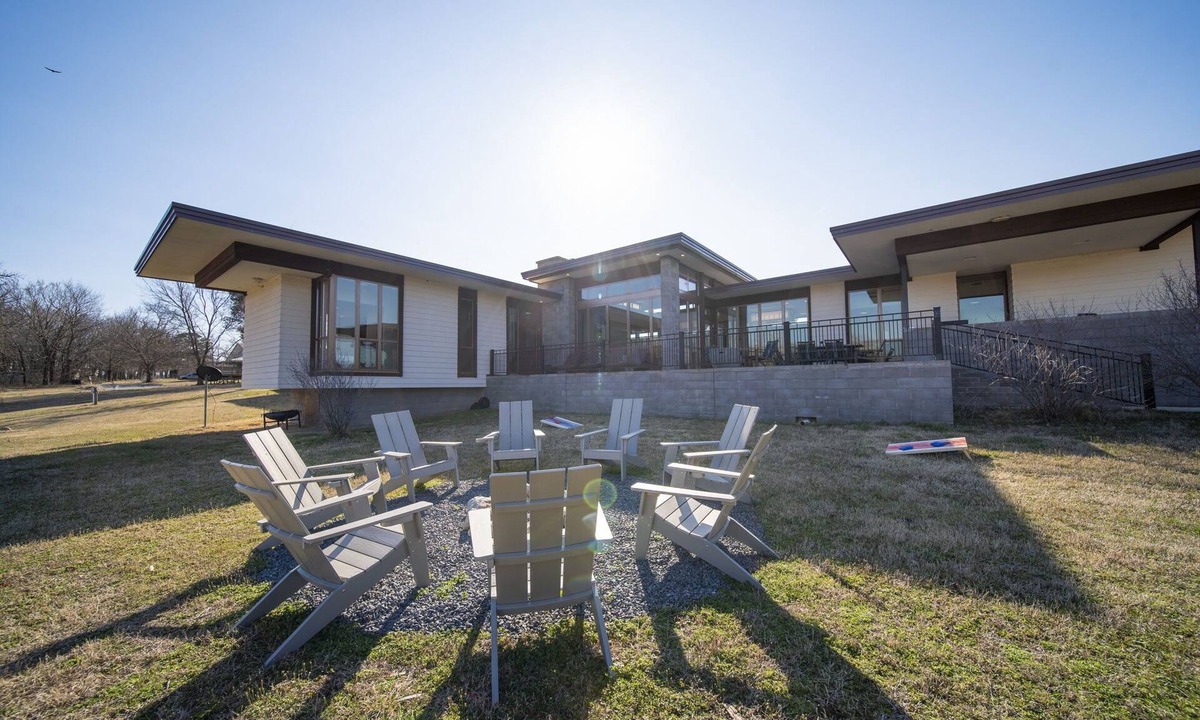Grove House | Corporate*Hot Tub 20 Acres King Beds Firepit Views