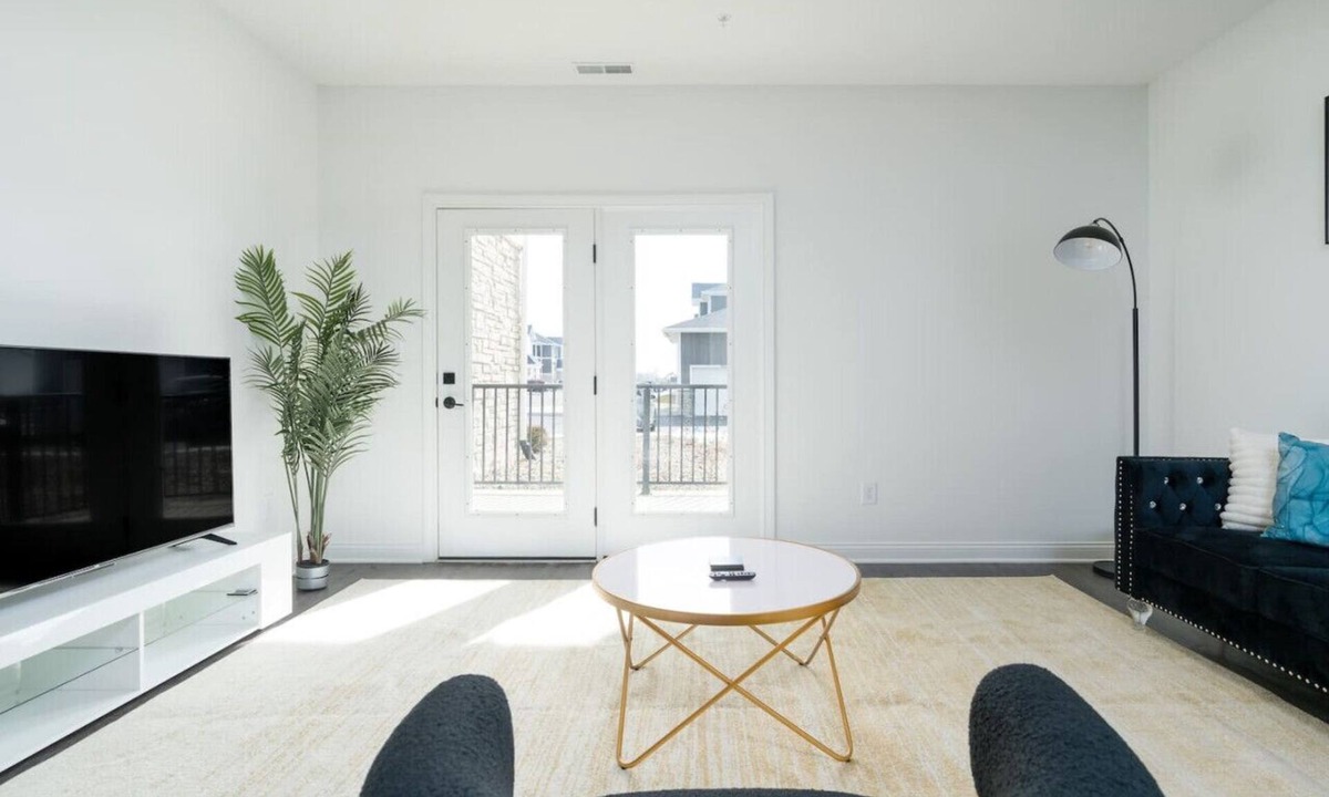 Whitestown Apartment | Corporate Housing by MGM