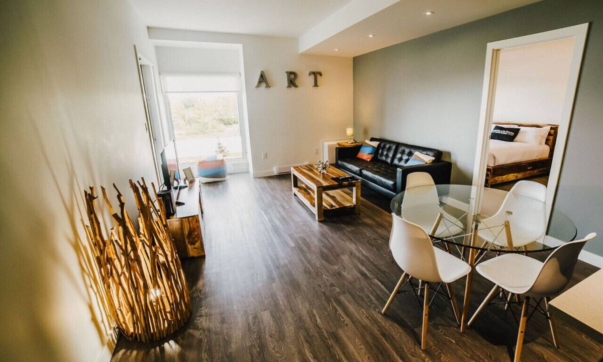Winnipeg Apartment | Corporate Stays Elegant & Comfortable 3BR