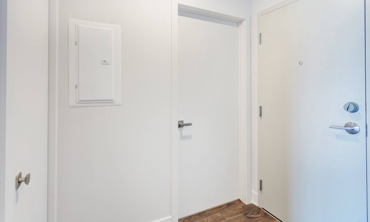 Brossard Apartment | Corporate Stays | Lumeo | Modern 1BR