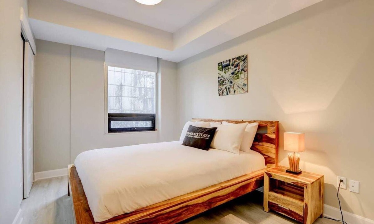 Centretown Apartment | Corporate Stays | The Met 2 Bedrooms
