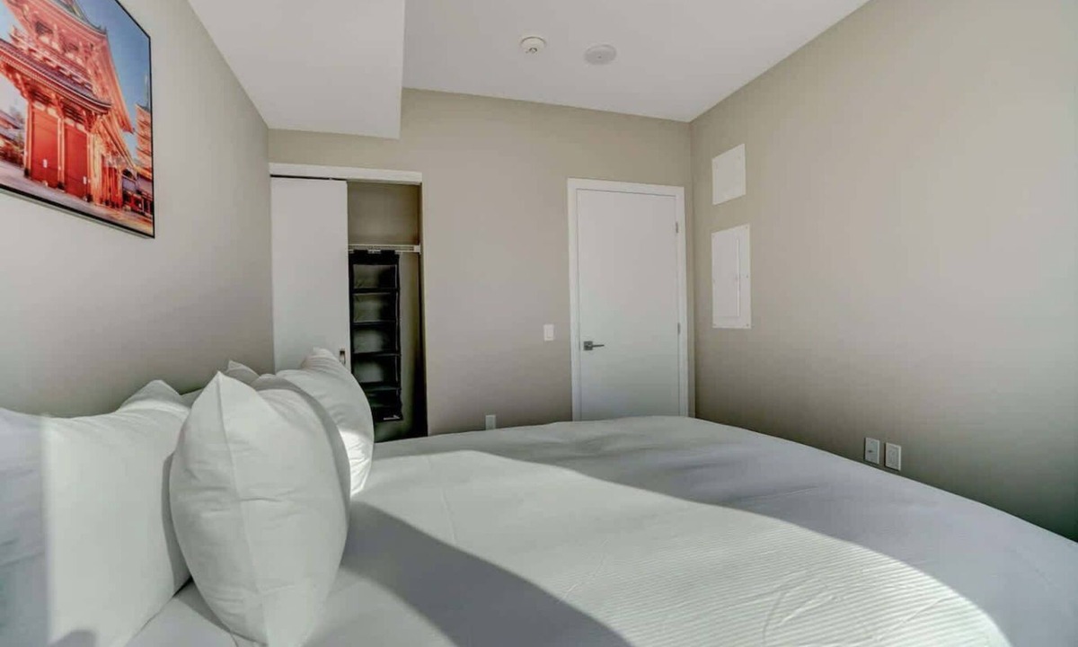 Ottawa Division Apartment | Corporate Stays | Wellington 2 Bedrooms