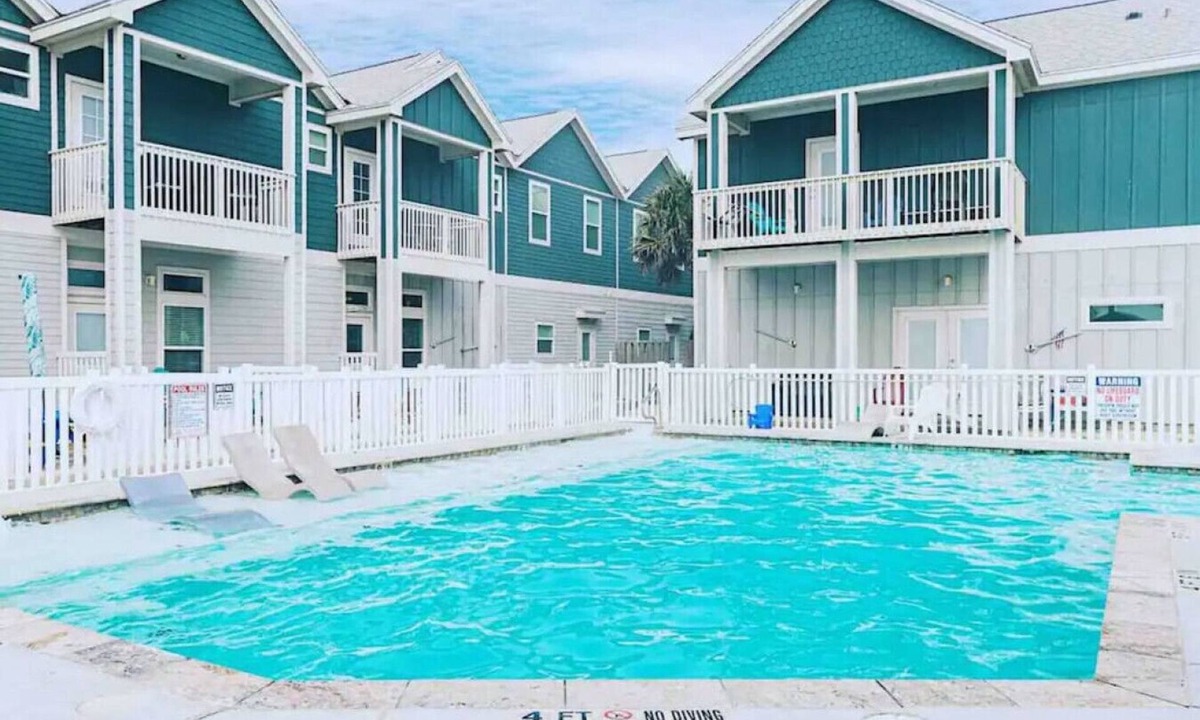 Corpus Christi Villa | Corpus · Walk to Whitecap Beach Resort Retreat Heated Pool