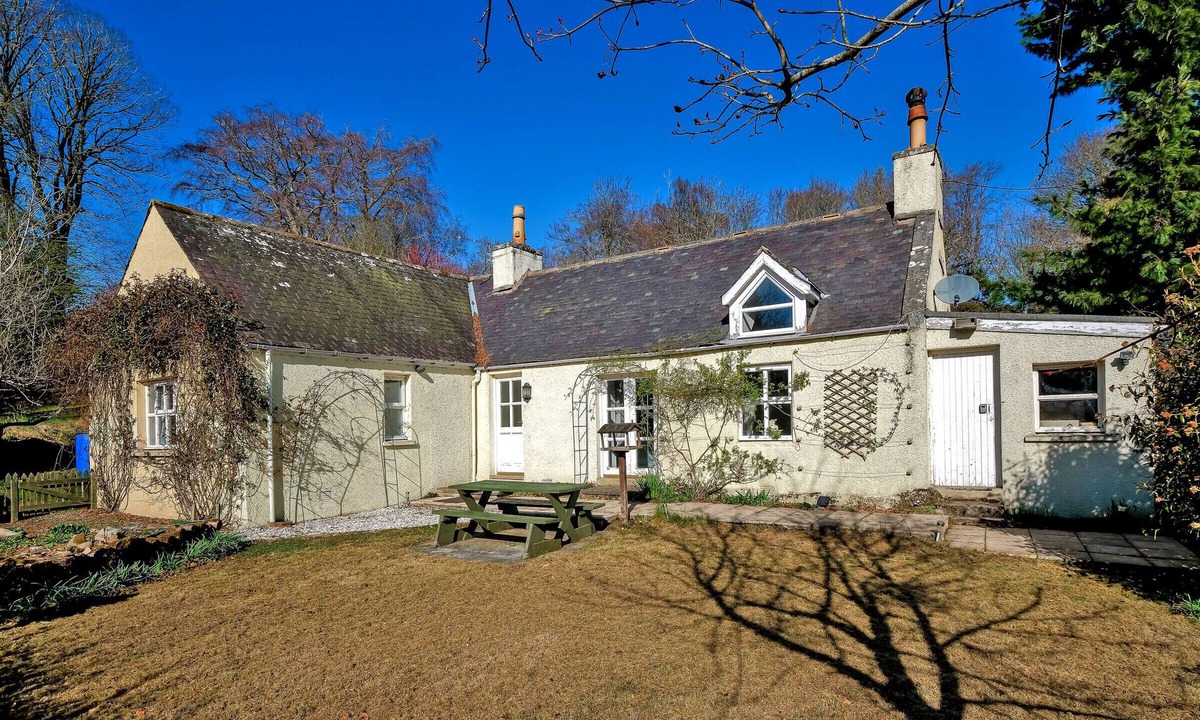 Inverurie Cottage | Corrennie School Cottage