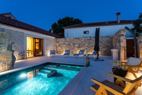 Pridraga Villa | Cortile House