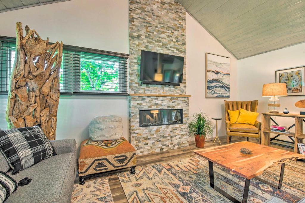 Blodgett Mills House | Cortland Abode: 1 Mi to Greek Peak Mountain Resort